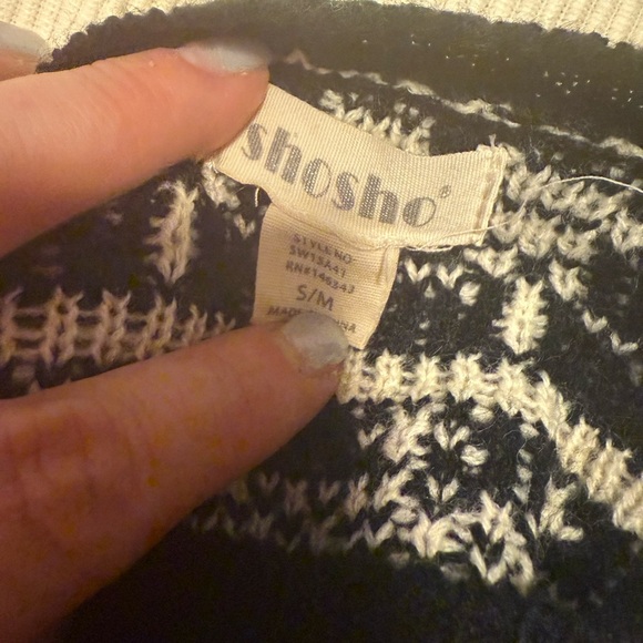 Shosho Black and White Snowflake Sweater - Picture 6 of 7